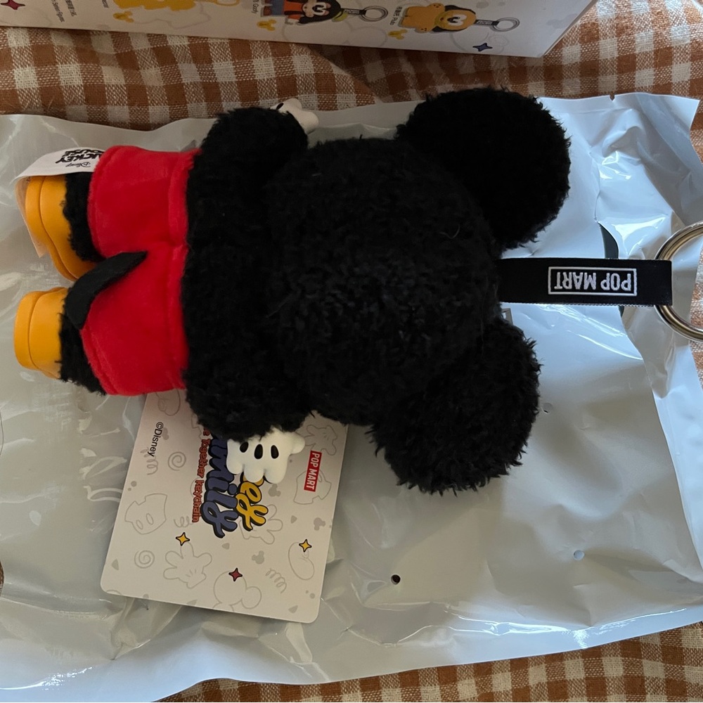Disney Mickey Family Plush Keychain - Pop Mart - Picture 3 of 5
